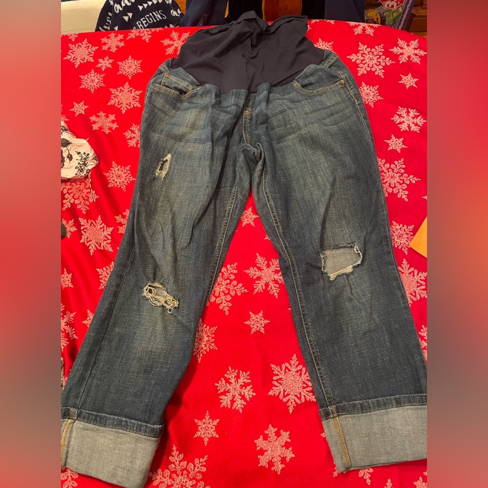 Maternity capris